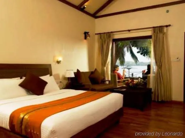 *** Otel Cambay Palm Lagoon Kollam Hindistan